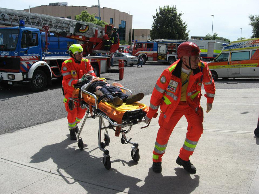 What Are the Different Types of Emergency Stretchers? - ARASCA Medical ...