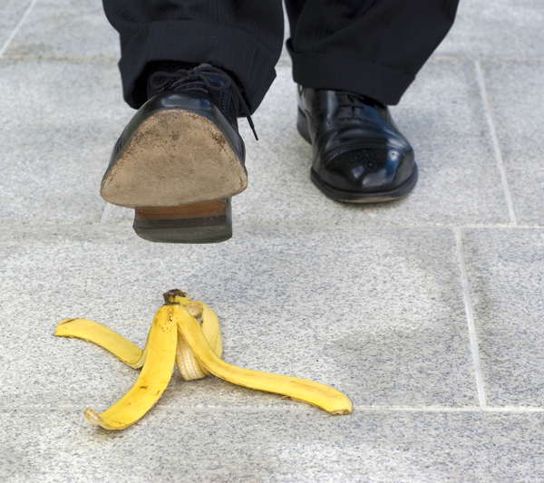 trip-hazard-ignored-by-employee